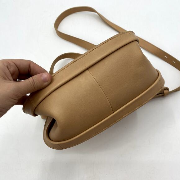 Madewell The Sydney Crossbody Bag: Woven Leather Edition in Desert Dune - Picture 5 of 9